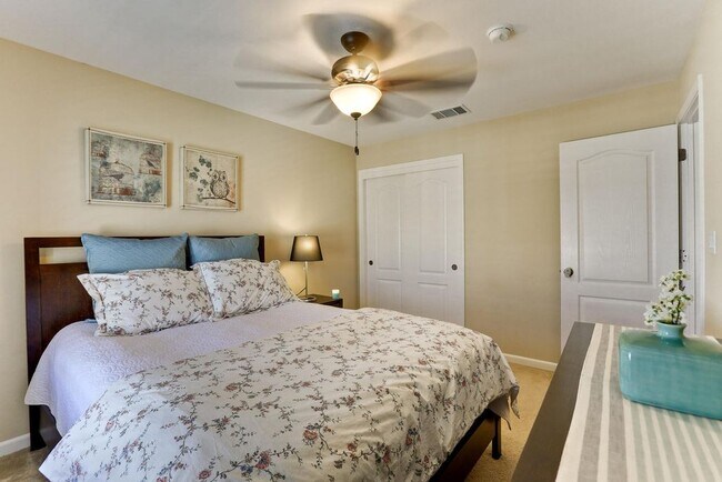 Foto del edificio - 6353 Byron Ln
