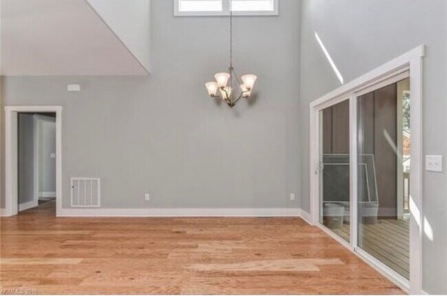 Building Photo - 12 Loblolly Ln