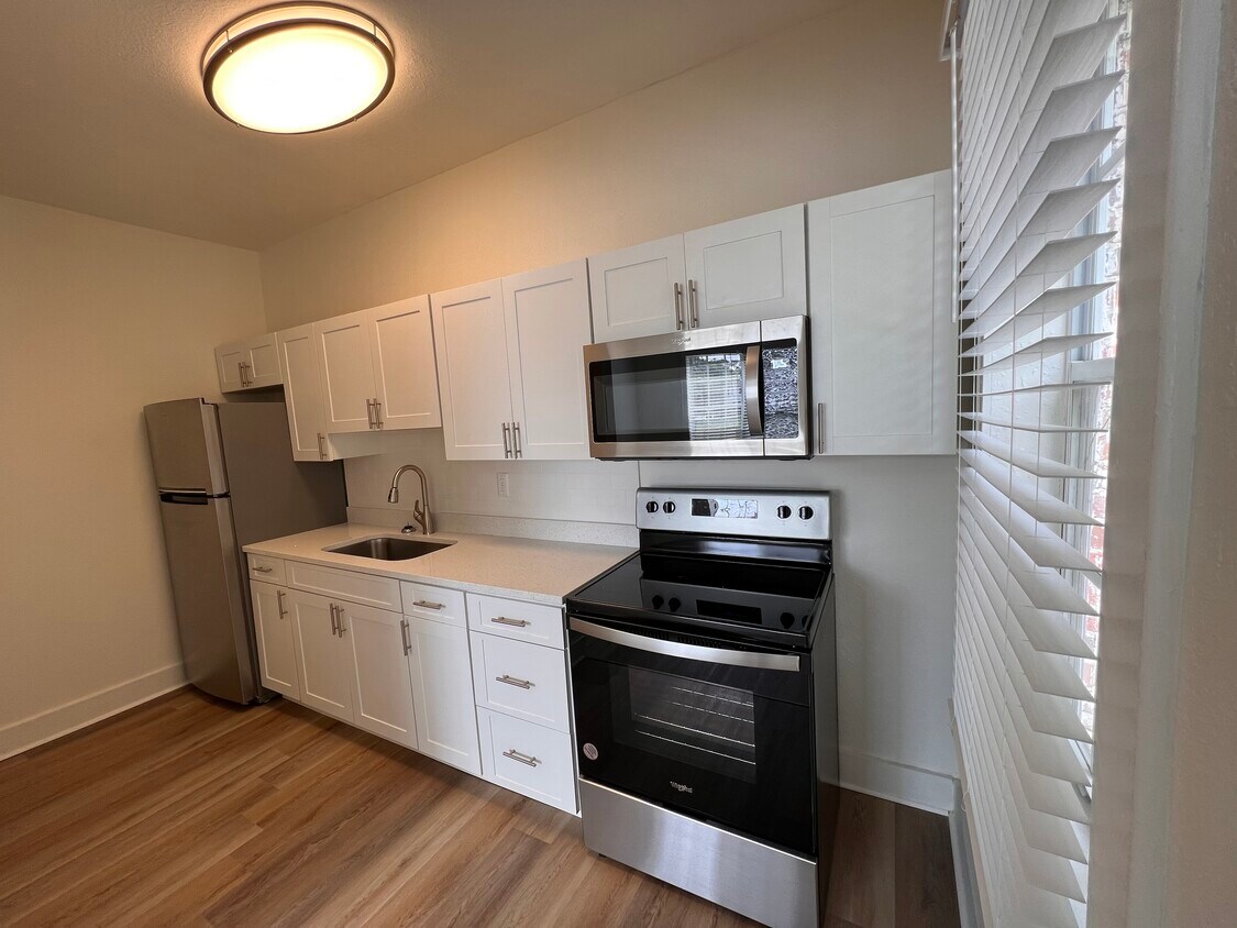 Primary Photo - 931 Rubel St
