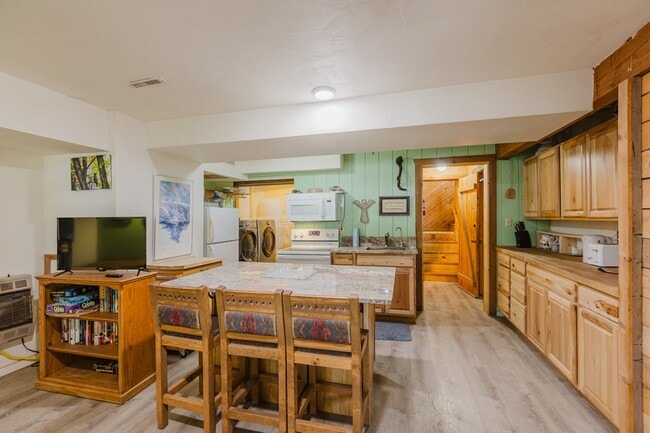 Building Photo - 77 Navajo Trail Dr