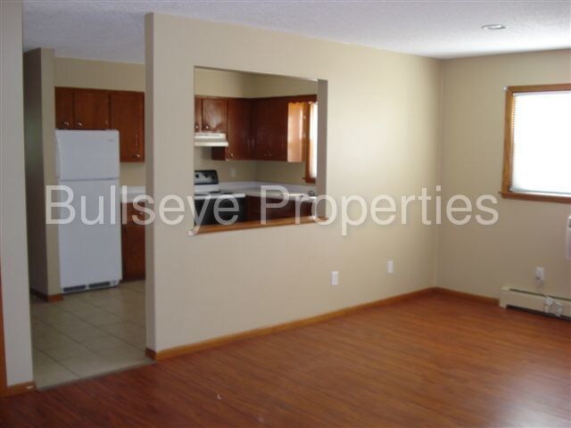 Building Photo - 705 E 3rd St