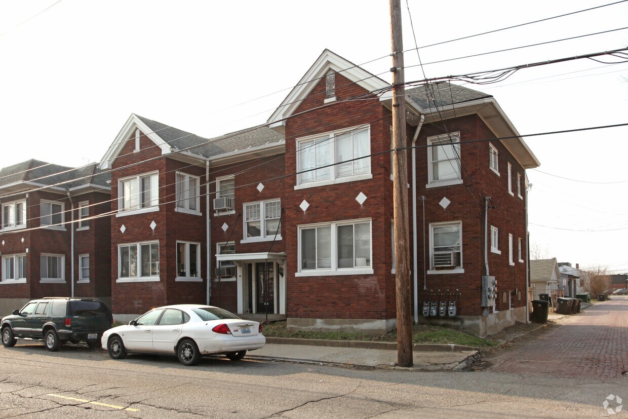 Building Photo - 116 E Burnett Ave