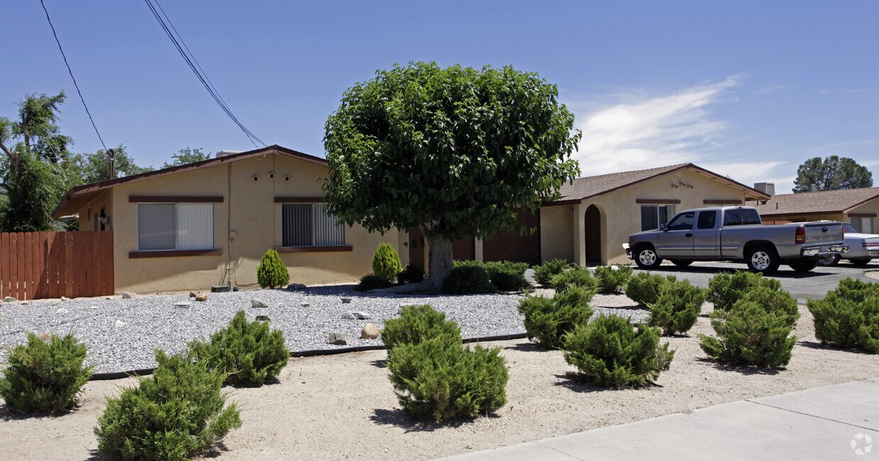 Primary Photo - 16304-16312 Hughes Rd