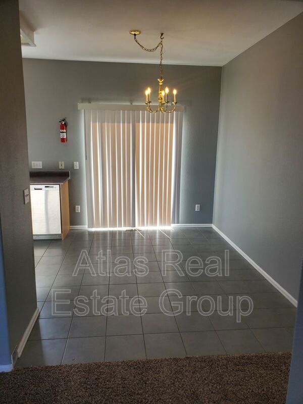 Foto del edificio - 430 Bayan Ct