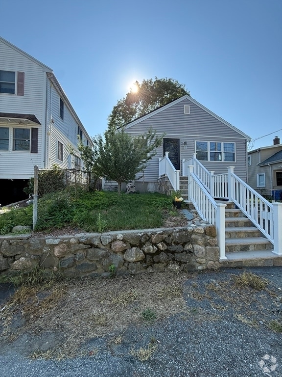 Building Photo - 128 Seminole Ave