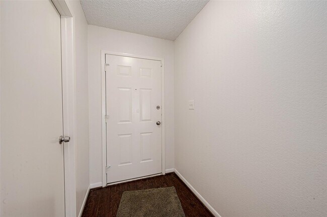 Building Photo - 6623 Stonechase