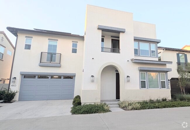 Building Photo - 450 Clubhouse Dr