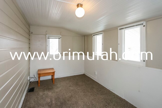 Foto del edificio - 658 E 3rd Ave