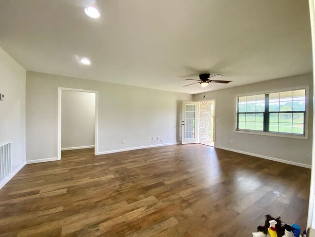 Building Photo - Chesterville Area