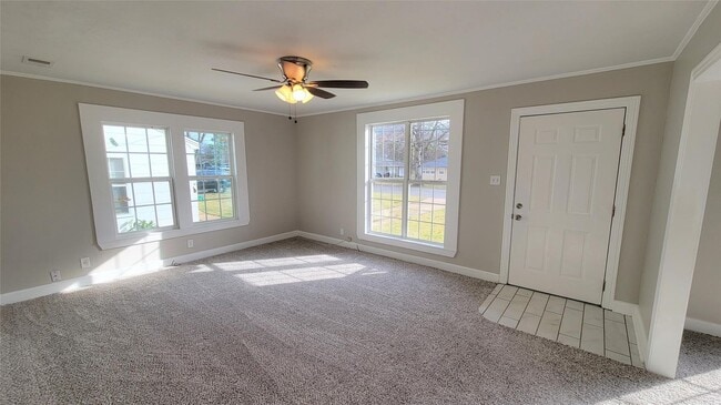 Building Photo - Great Starter home in North Bossier