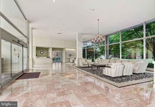 Foto del edificio - 4201 Cathedral Ave NW