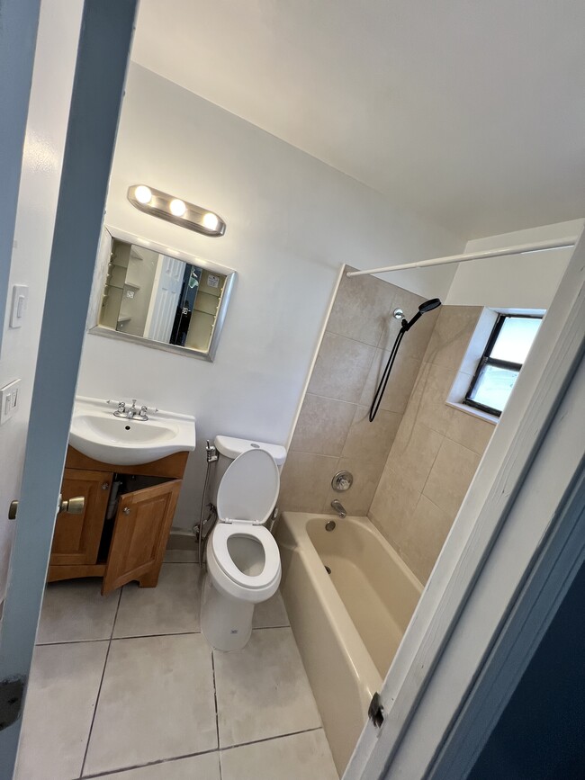 Building Photo - 2864