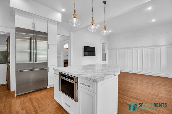 Foto del edificio - Presidio Heights: Remodeled Flat w/ Privat...