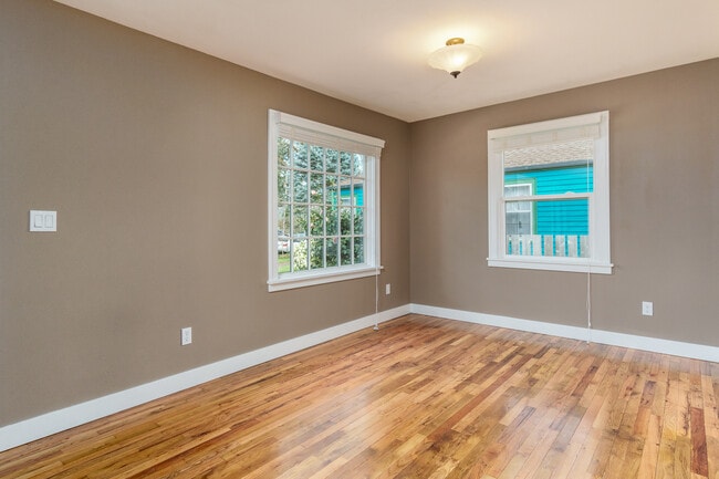 Building Photo - Beautiful Remodeled 1 Bed/1 Bath Home Close to Campus, Shopping, Restaurants, Parks & More!