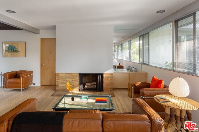 Foto del edificio - 2866 Westbrook Ave