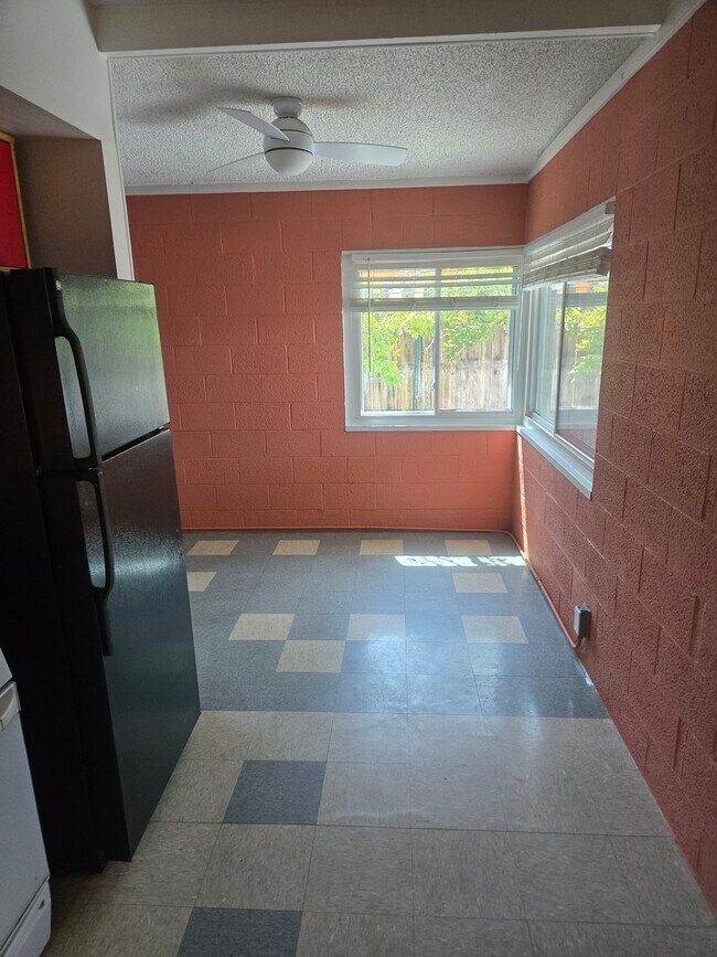 Foto del edificio - 1305 Phillips Ave
