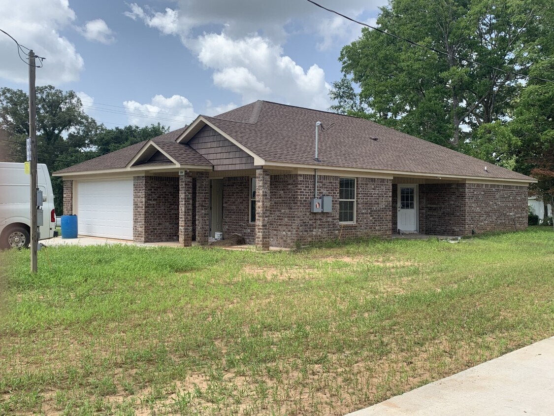 1604 N Day Ave, Bay AL 36507 House Rental in Bay AL