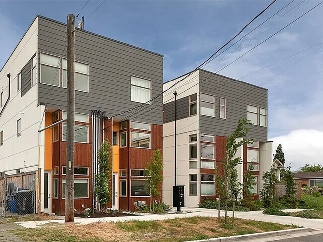 Building Photo - North Beacon Hill Townhouse