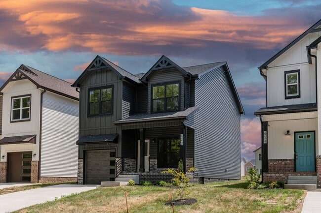 Building Photo - Welcome to Clarksville!