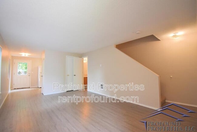 Foto del edificio - 1448 NE Thomas Ct