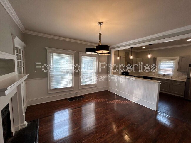 Foto del edificio - 348 W McLelland Ave