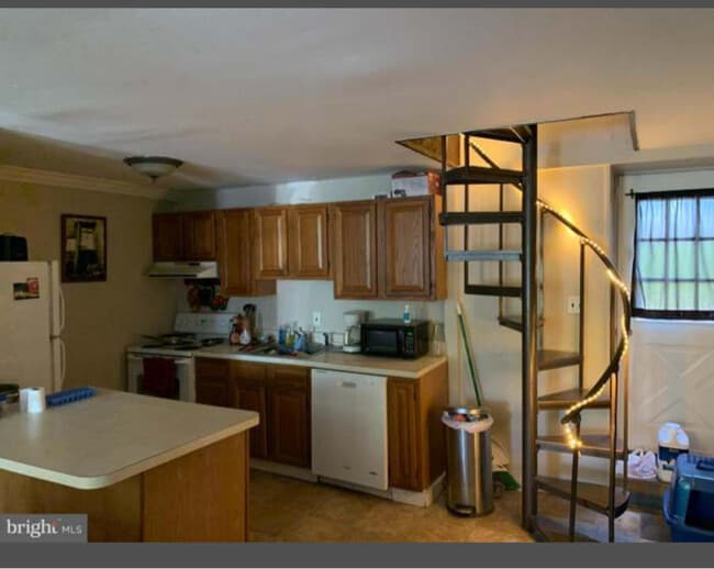 Building Photo - 1070 Collegeville Rd
