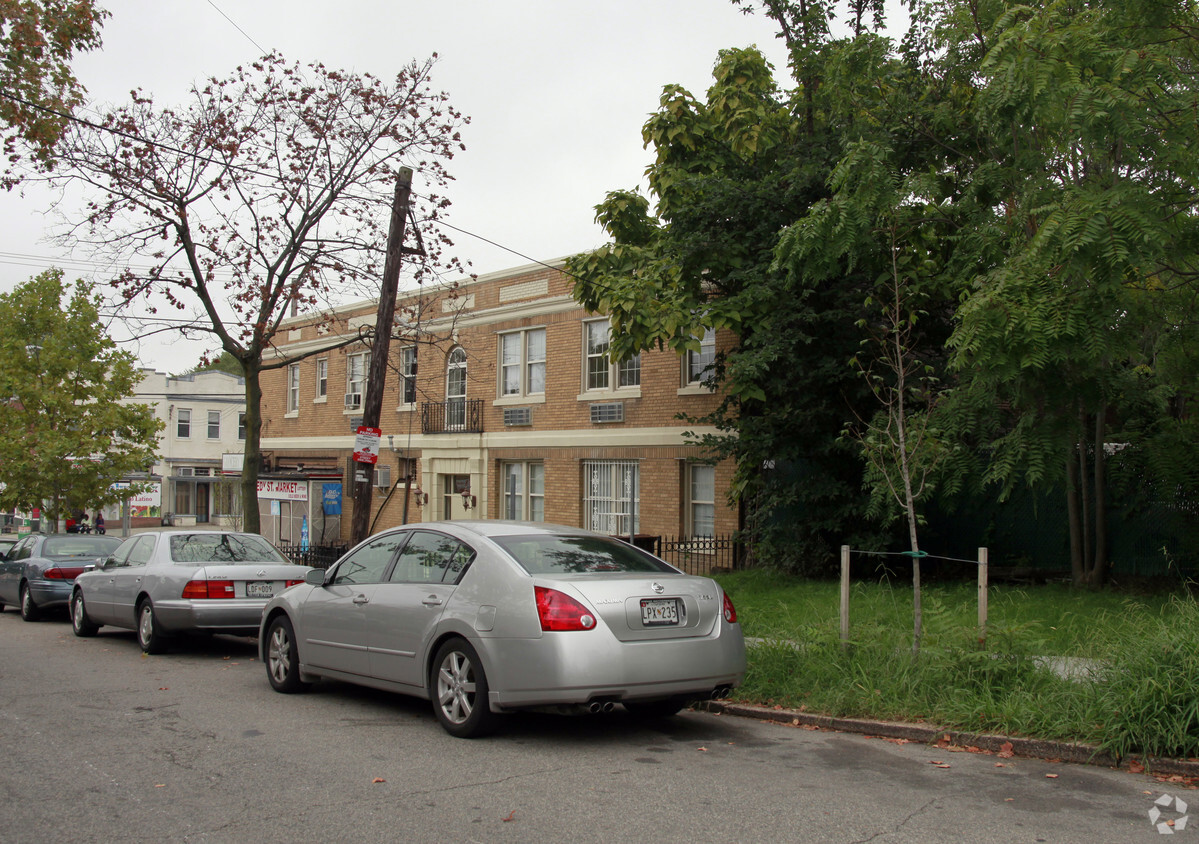 Building Photo - 701-709 Kennedy St NW