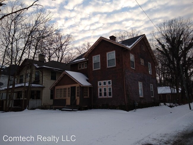 Building Photo - 4 br, 1.5 bath House - 53 Rockwood Avenue