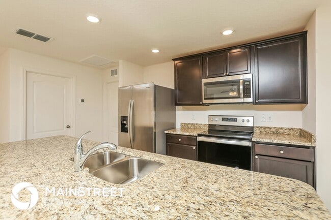 Building Photo - 35669 Rose Moss Ave