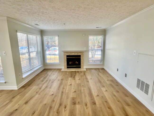 Building Photo - 15602 Everglade Ln