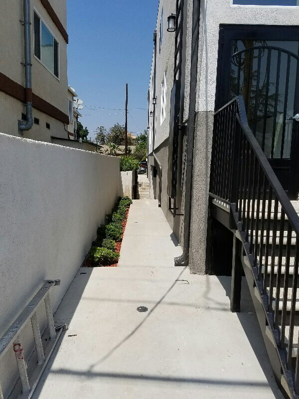 Foto del edificio - 10940 Hartsook St