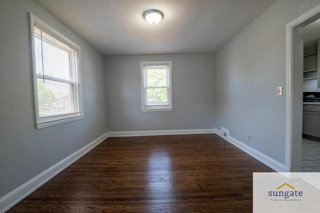 Building Photo - 831 N Chapel Gate Ln