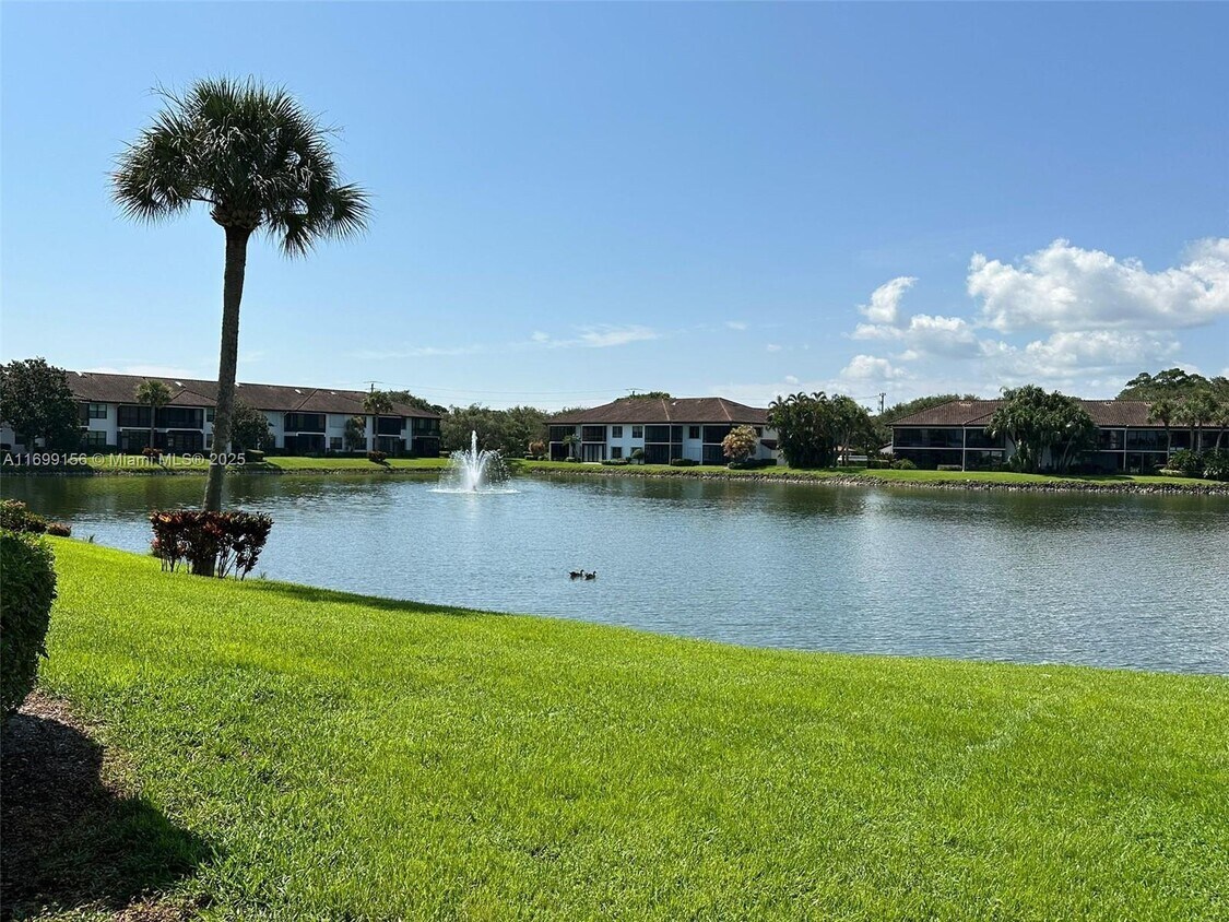 Foto principal - 6081 SE Landing Way
