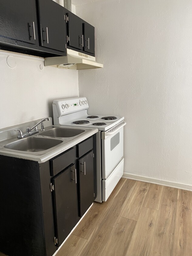 Photo - 2717 Slevin St-1A