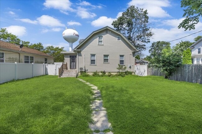 Building Photo - 545 Nassau Ave