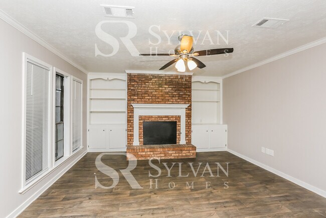 Foto del edificio - This adorable home is ready for your personal touch!