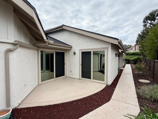 Foto del edificio - Spacious Three Bedroom in the Sunrise Pointe Community