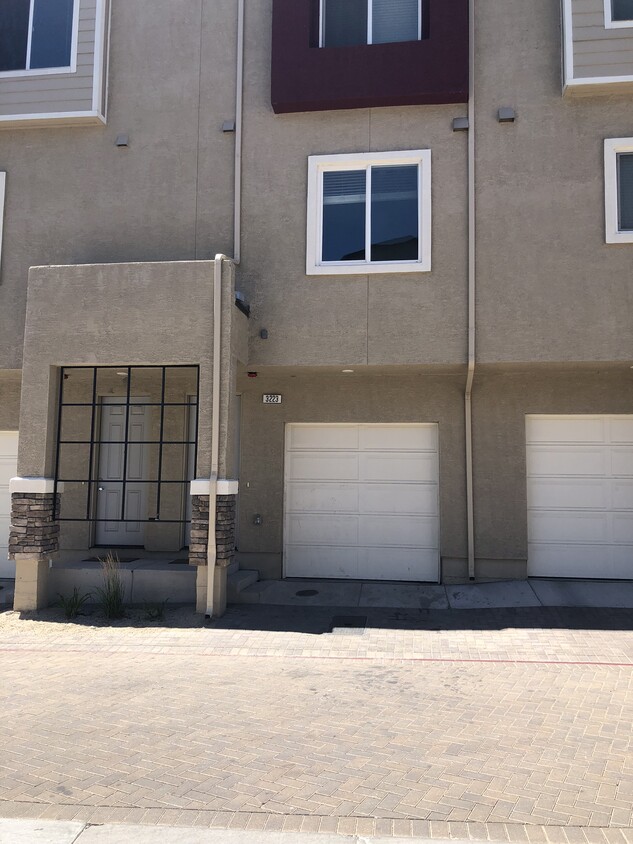 Primary Photo - 3223 Sterling Ridge Cir