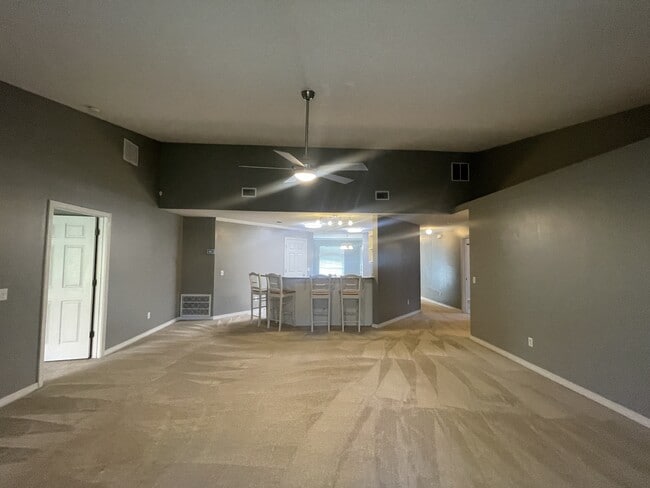 Foto del edificio - 5196 Whitehurst Ln