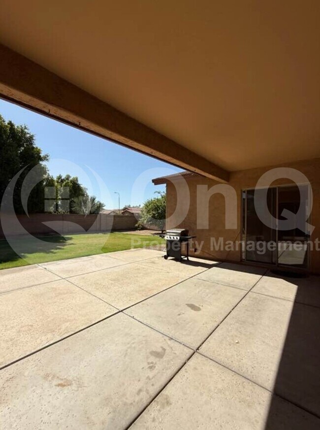Building Photo - 1341 S Camellia Ct