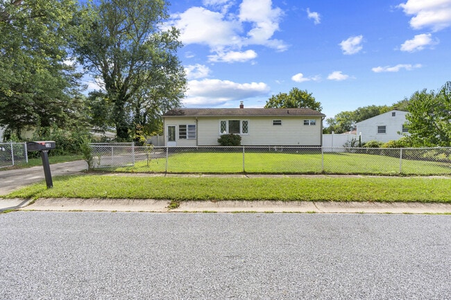 Foto del edificio - 18 John Collins Cir