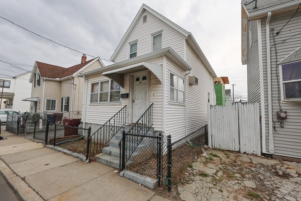 Primary Photo - 42 May St