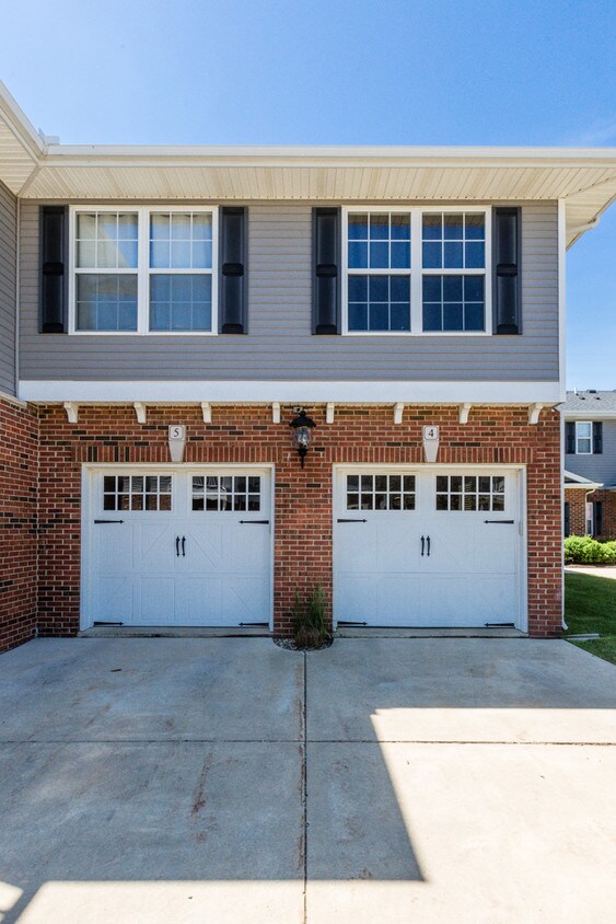 Primary Photo - 103 Yorkminster Ln