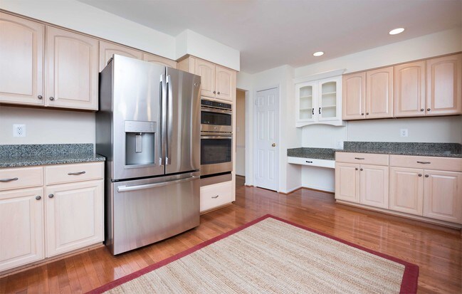 Building Photo - 2955 Franklin Oaks Dr