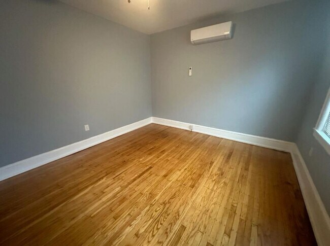 Foto del edificio - 1366 E Columbia Ave