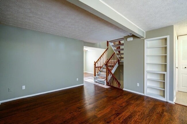 Building Photo - 2887 Royal Path Ct