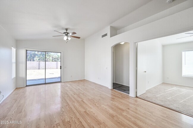 Building Photo - 641 E Gail Dr