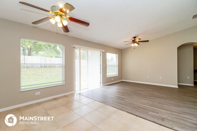 Foto del edificio - 15530 Greater Groves Blvd
