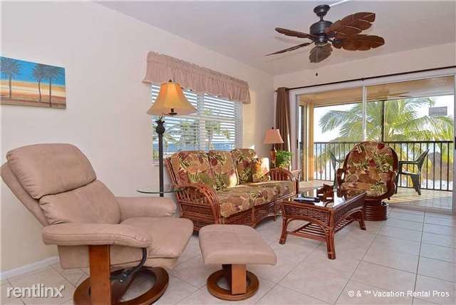 Building Photo - 2924 Estero Blvd