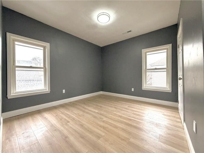 Building Photo - 150 Newell Ave